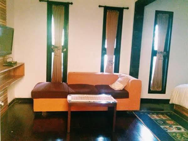 Puri Minggiran Guesthouse Yogya Yogyakarta Exterior foto